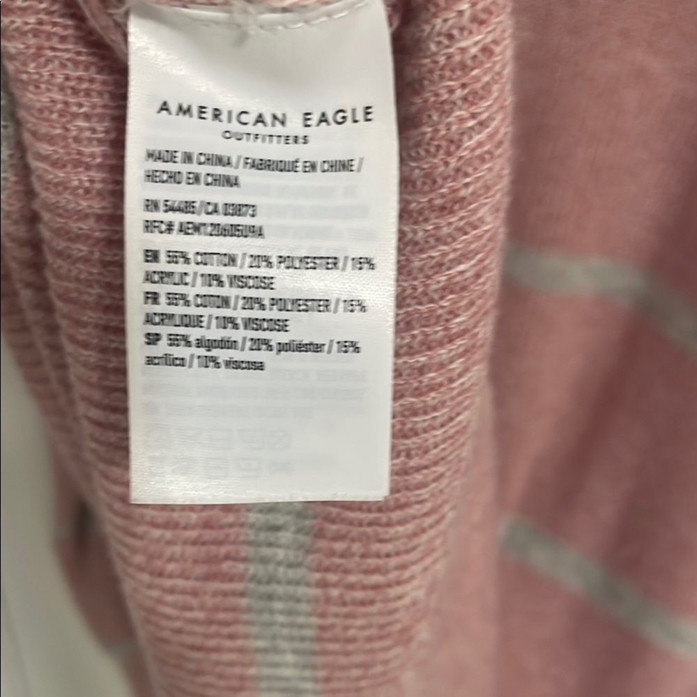 American Eagle Pink and Grey Crewneck Sweater - Picture 11 of 11